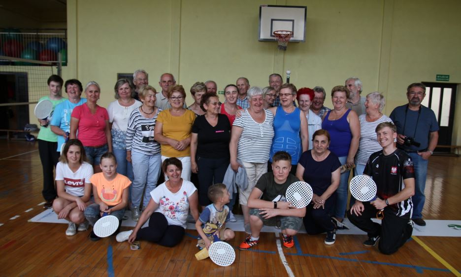 Seniorzy z Uniwersytetu Trzeciego Wieku w Lipnicy Murowanej będą promować nowy sport!