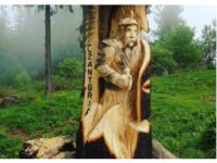 Pokaz rzeźbienia pilarką w drewnie